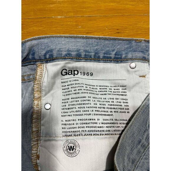 Gap 1969 Shorts Women's Size 31 Slim Denim Light Wash Distressed Patches Concert - Picture 5 of 9